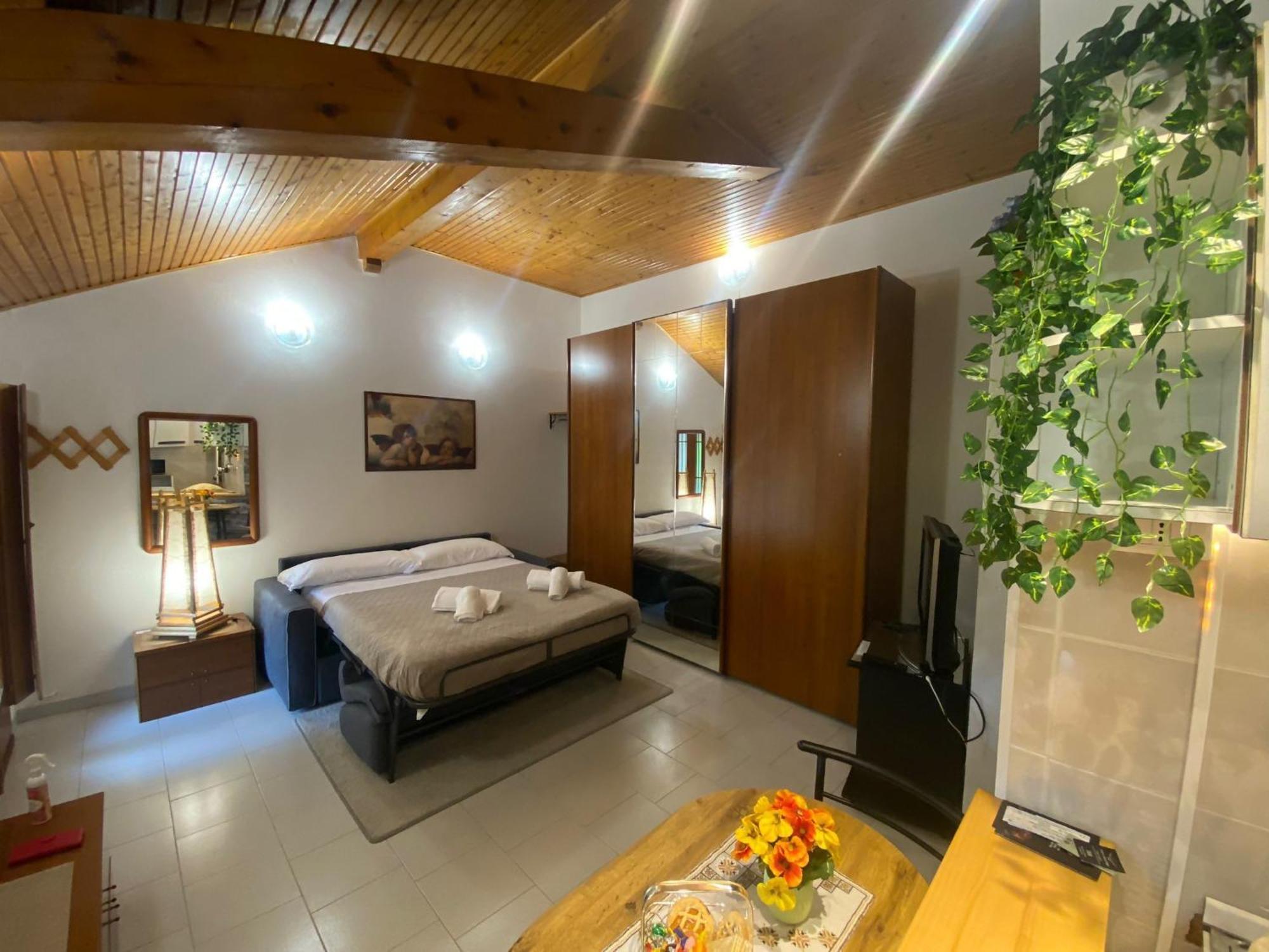 La Corte Dei Torri Loft On The Lake Oliveto Lario Dış mekan fotoğraf